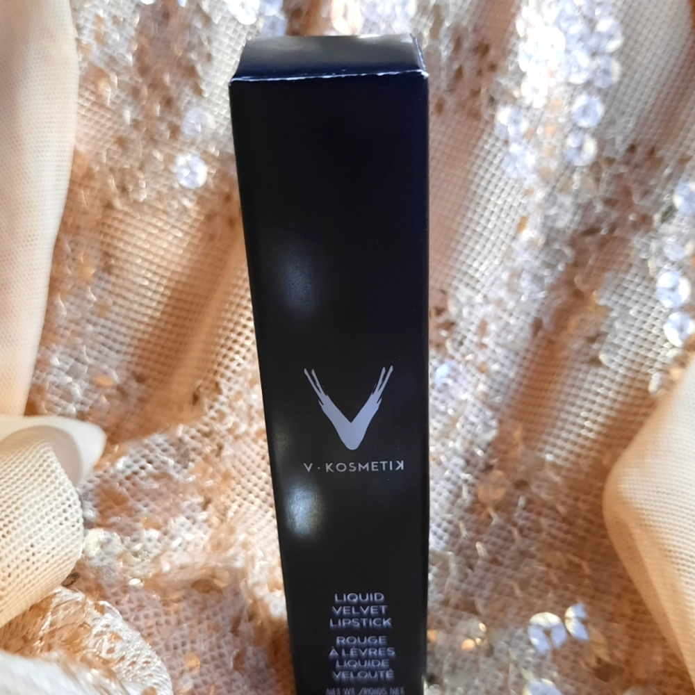 NEW!! V-Kosmetik / Liquid Velvet Lipstick in Bubbly